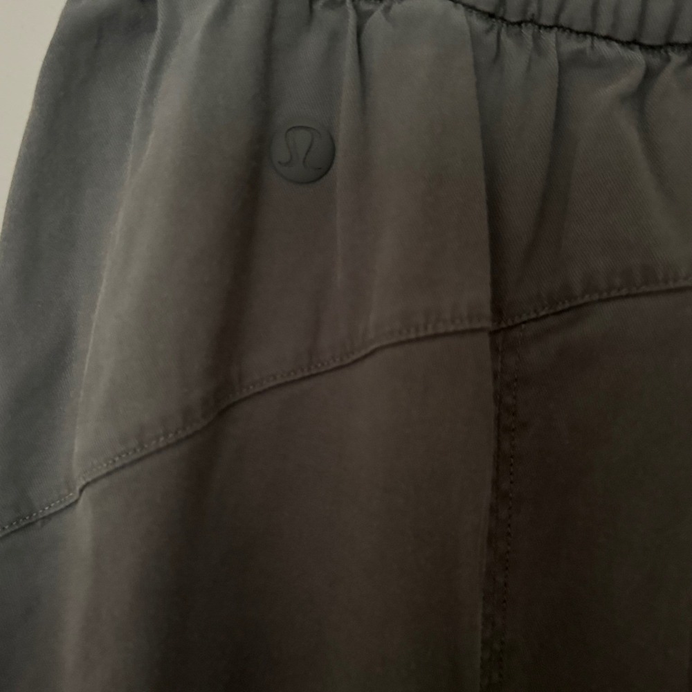 Lululemon Metropolis Maven High Rise Crops Cargo Pants Gray Wide Leg Women's 6 - Picture 6 of 6
